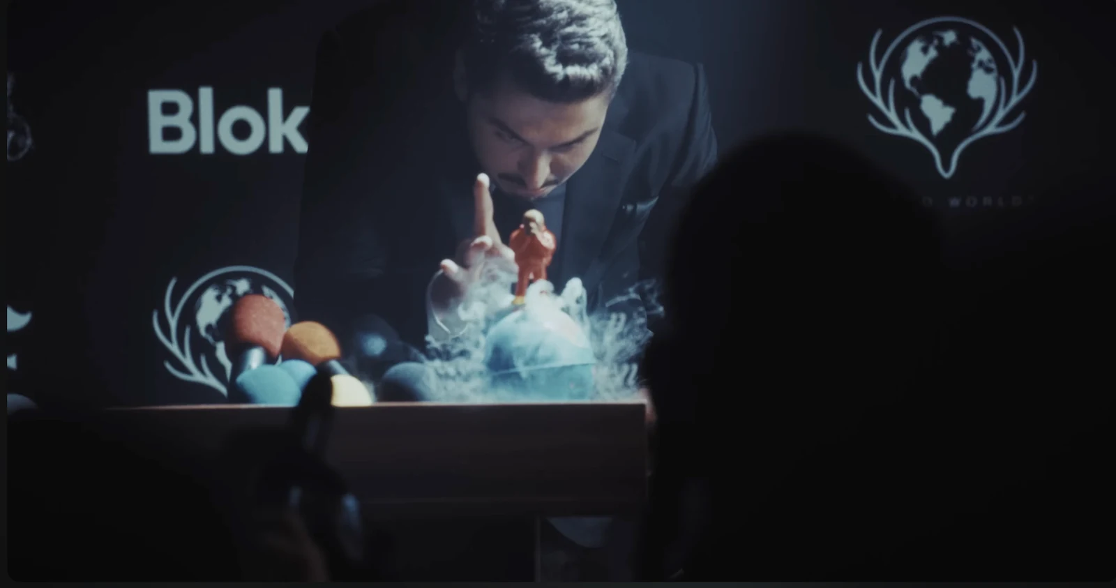 BLOK 3 — SAKİN OL CHAMP klibinden bir kare